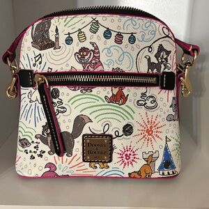 Like NEW Dooney&Bourke Aristocats/Alice in Wonderland 2021 ❤️